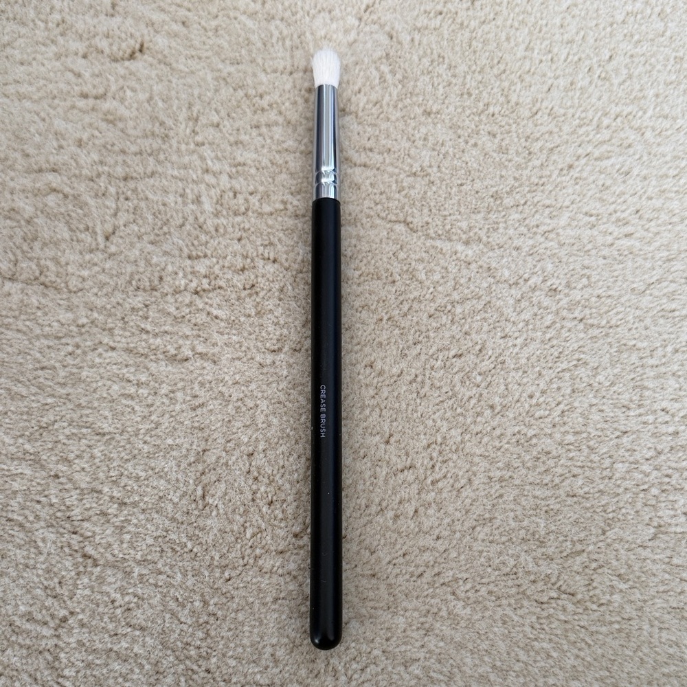 Younique Black crease Makeup Brush
